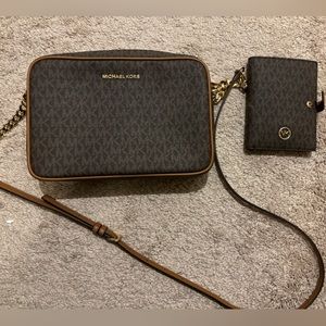 Michal Kors Jet Set crossbody and passport wallet